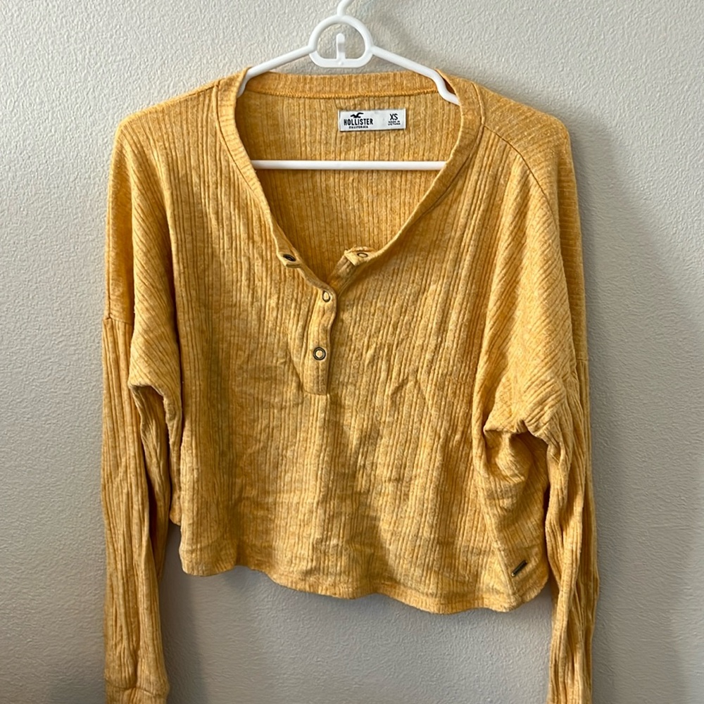 Long sleeve crop